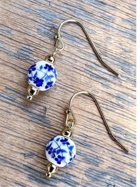 NWT Dylan Jewelry Gold Tone Dangle Earrings Blue White Beaded Drop Statement